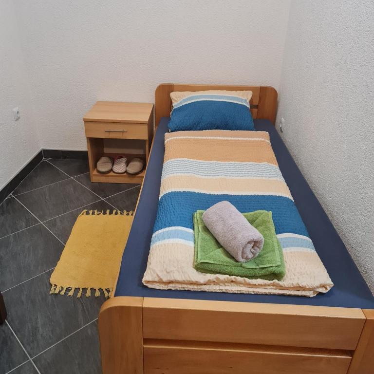 Villa Hukic - Trokrevetna Soba sa Kupatilom - 8