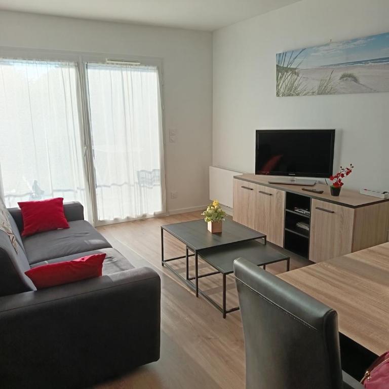 Appartement de charme en plein centre-ville, 20 min à pied de la plage et 5 min des commerces et du marché - Appartamento con 2 Camere da Letto - 1