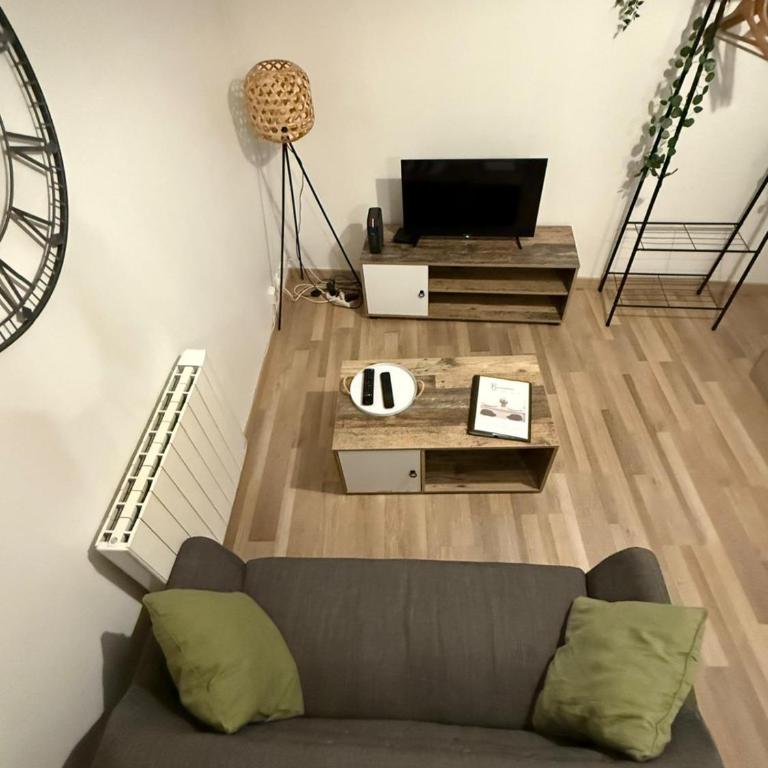 Studio with bedroom near train station - Apartamento de 1 dormitorio - 21
