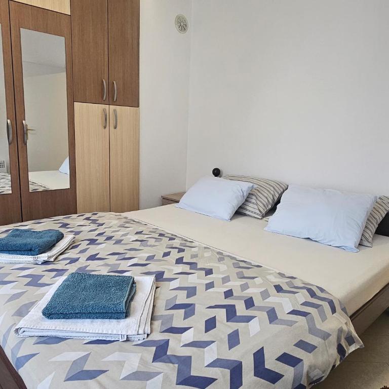 Esma - One-Bedroom Apartment - 9