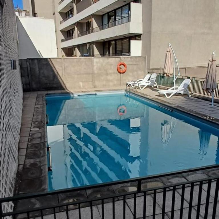 Departamento luminoso con balcón y vista despejada a pasos de metro Toesca - One-Bedroom Apartment - 16