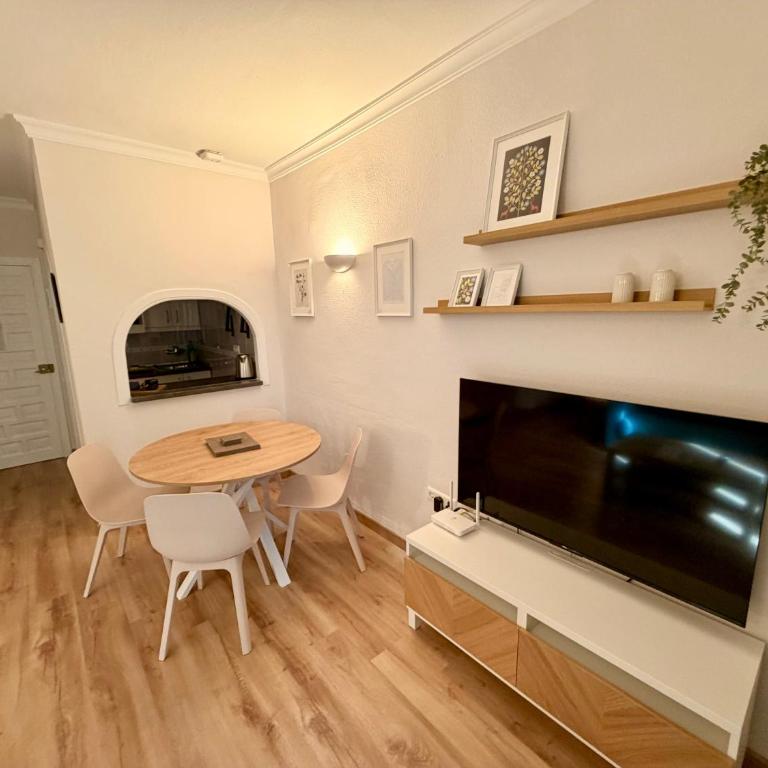 Kingfisher Apartments Benal Beach - One-Bedroom Premium Apartment with Ocean View - 2