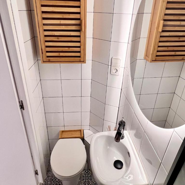 Cozy Barceloneta Beach Flat - Newly Renovated - One-Bedroom Apartment - 11