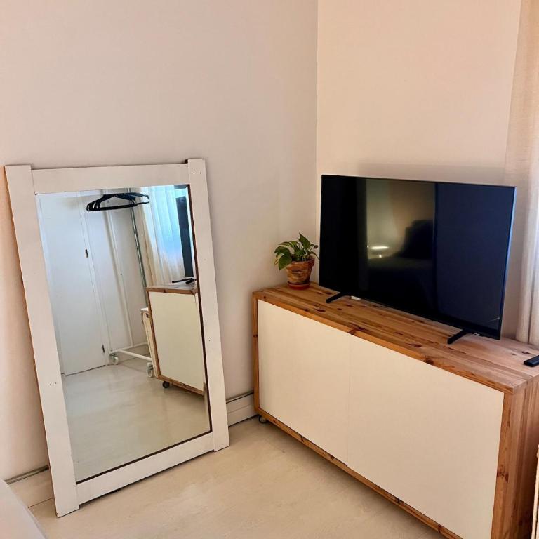 Cozy Barceloneta Beach Flat - Newly Renovated - One-Bedroom Apartment - 17