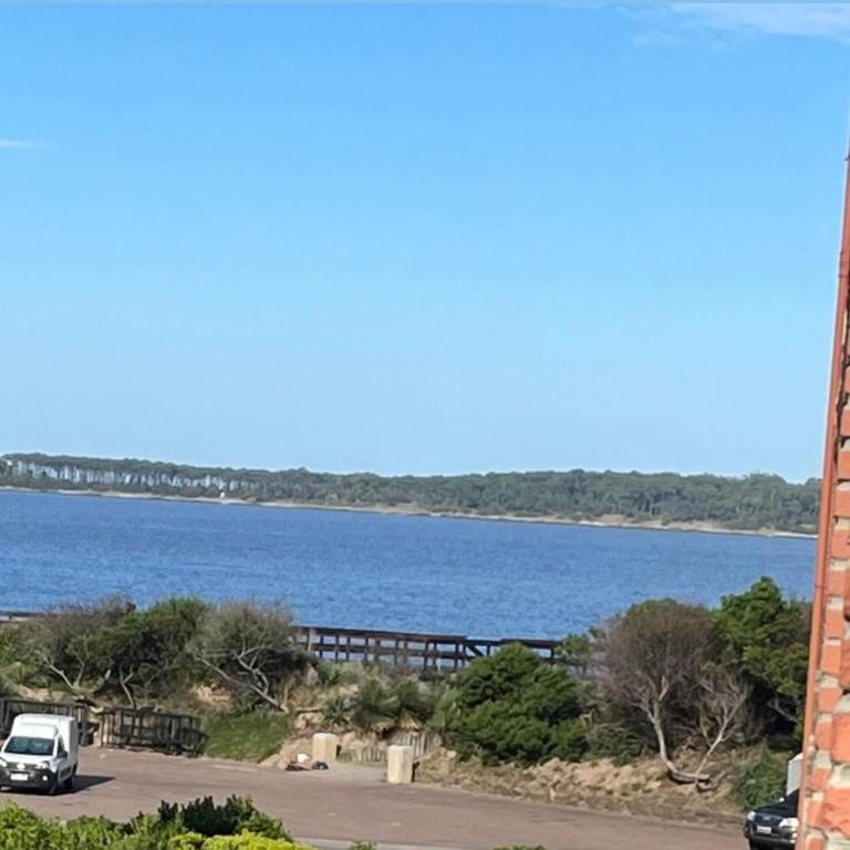 Edificio Carbe Punta del Este - Frente al Mar -parada 2 de la Mansa - Apartamento de 2 dormitorios - 25
