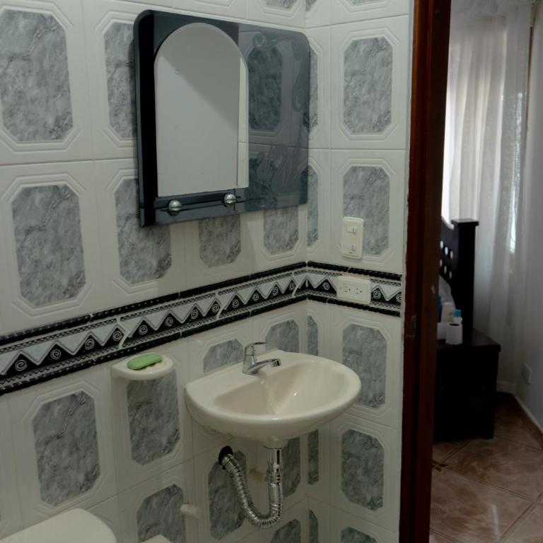 Casa en villavicencio - Four-Bedroom House - 11