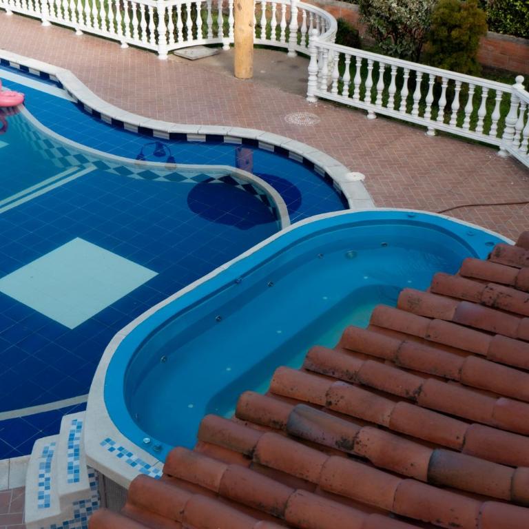 Casa en villavicencio - Four-Bedroom House - 12