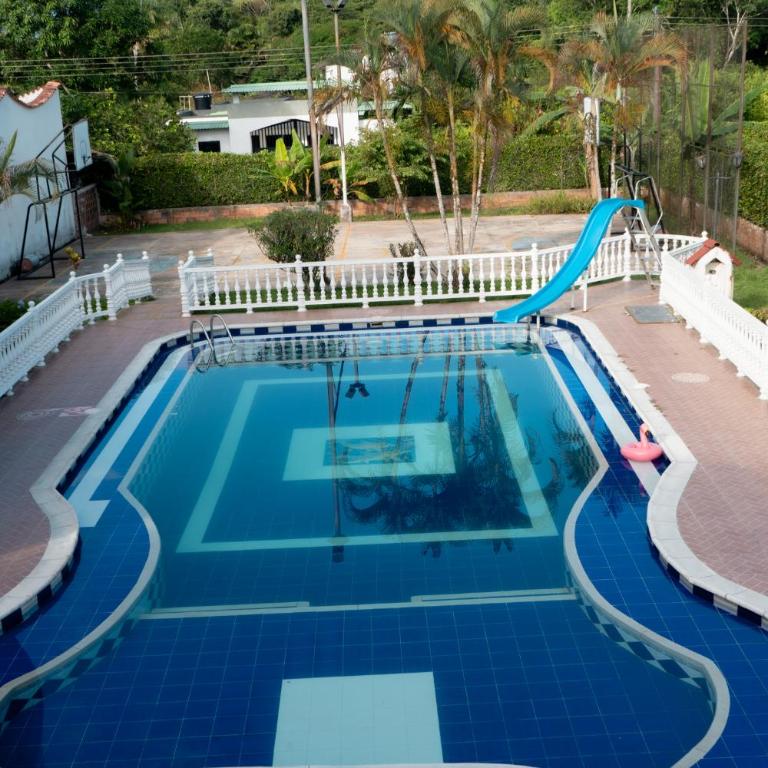 Casa en villavicencio - Four-Bedroom House - 20