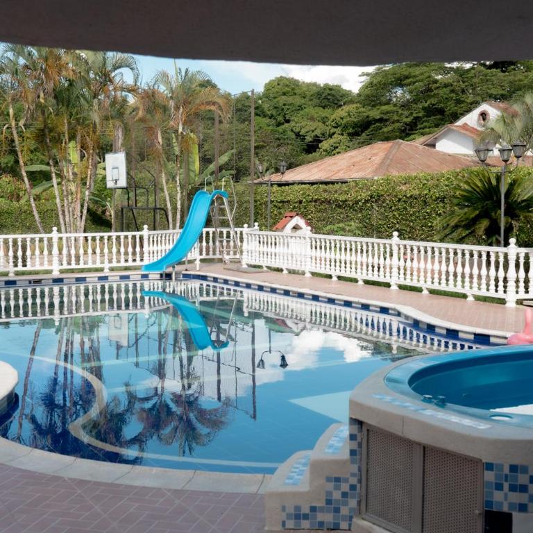 Casa en villavicencio - Four-Bedroom House - 25