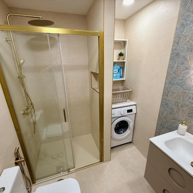 Sunny Escapes, Newly Renovated - Playa de las Americas - Apartamento de 1 dormitorio - 28