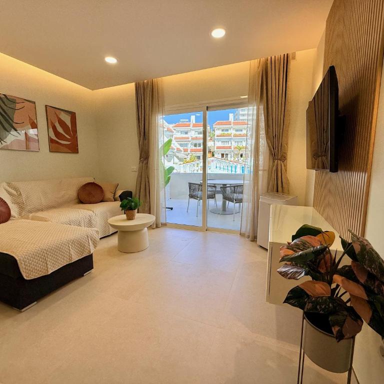 Sunny Escapes, Newly Renovated - Playa de las Americas - Apartamento de 1 dormitorio - 13