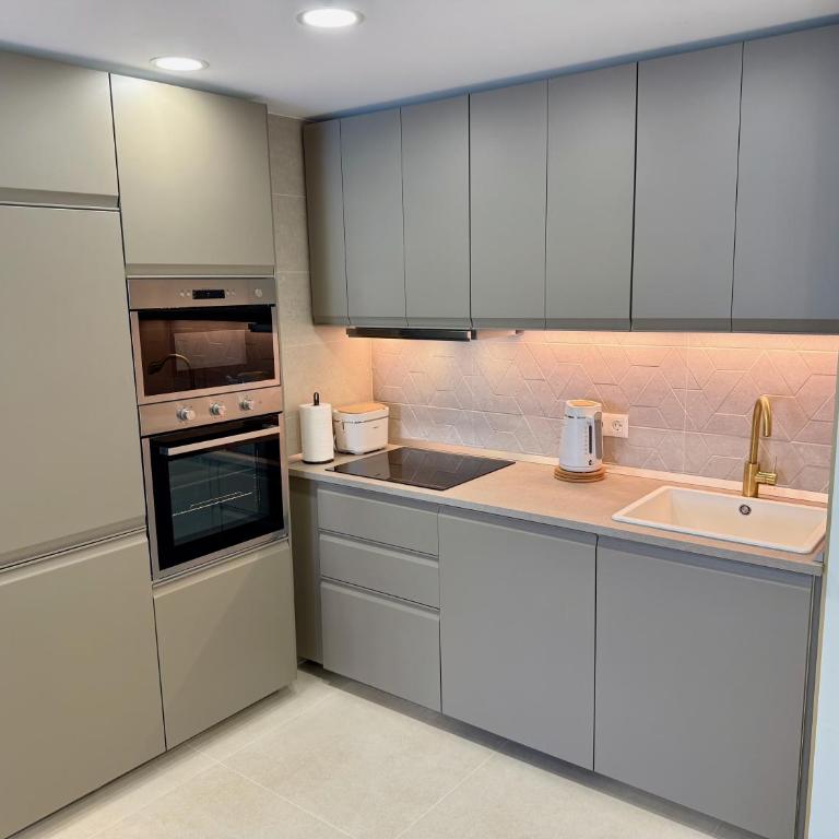 Sunny Escapes, Newly Renovated - Playa de las Americas - Apartamento de 1 dormitorio - 22