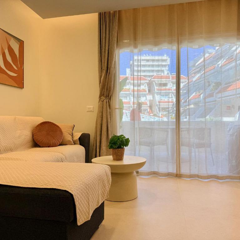 Sunny Escapes, Newly Renovated - Playa de las Americas - Apartamento de 1 dormitorio - 14