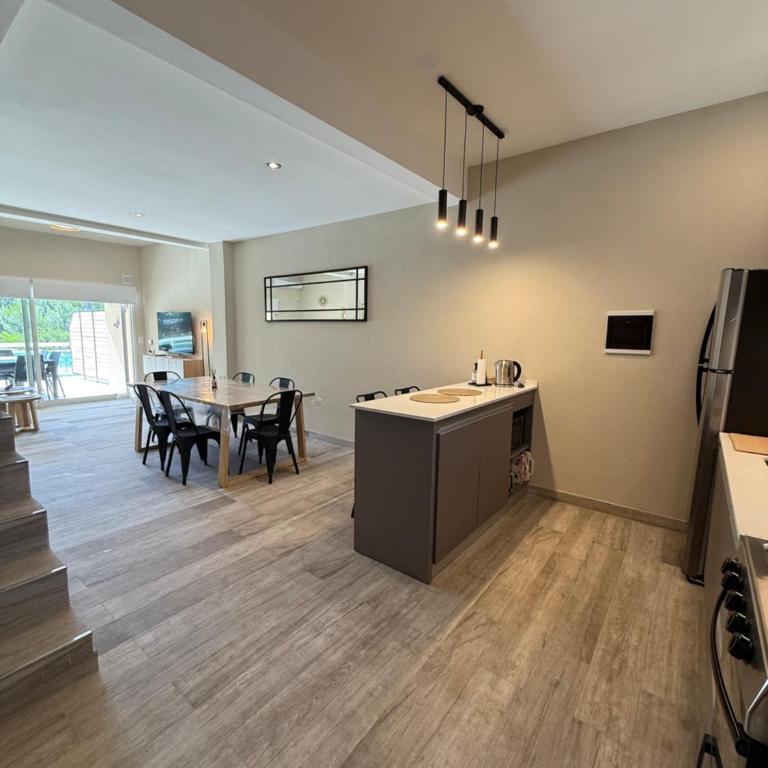 Exclusivo Departamento de 4 Ambientes Tortugas Pinamar - Apartamento Premium de 3 dormitorios con balcón - 9