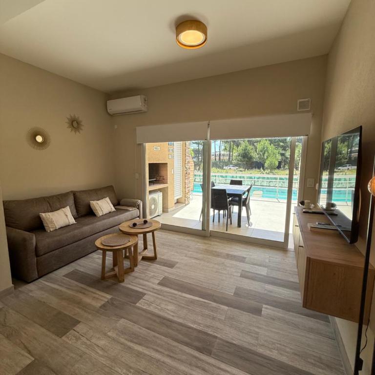 Exclusivo Departamento de 4 Ambientes Tortugas Pinamar - Apartamento Premium de 3 dormitorios con balcón - 12