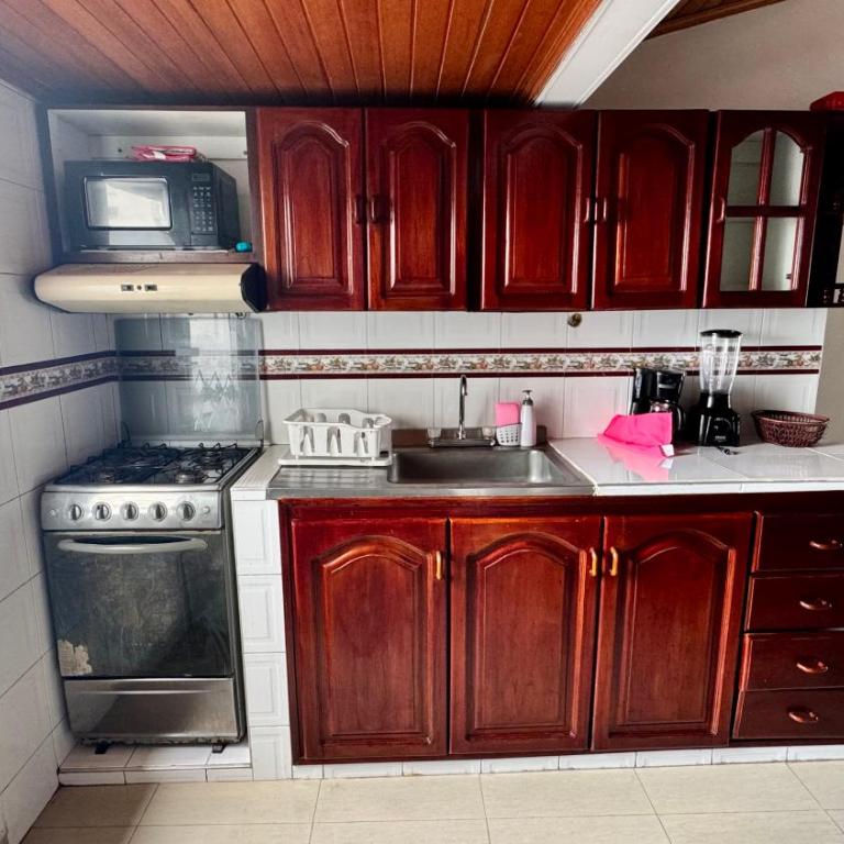 Apartamento familiar, frente al mar, Bocagrande - Two-Bedroom Apartment - 9