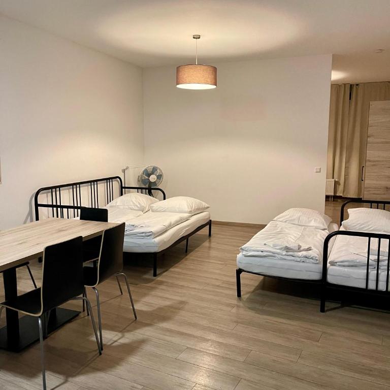 NB Apartments - Camera Familiare - 1