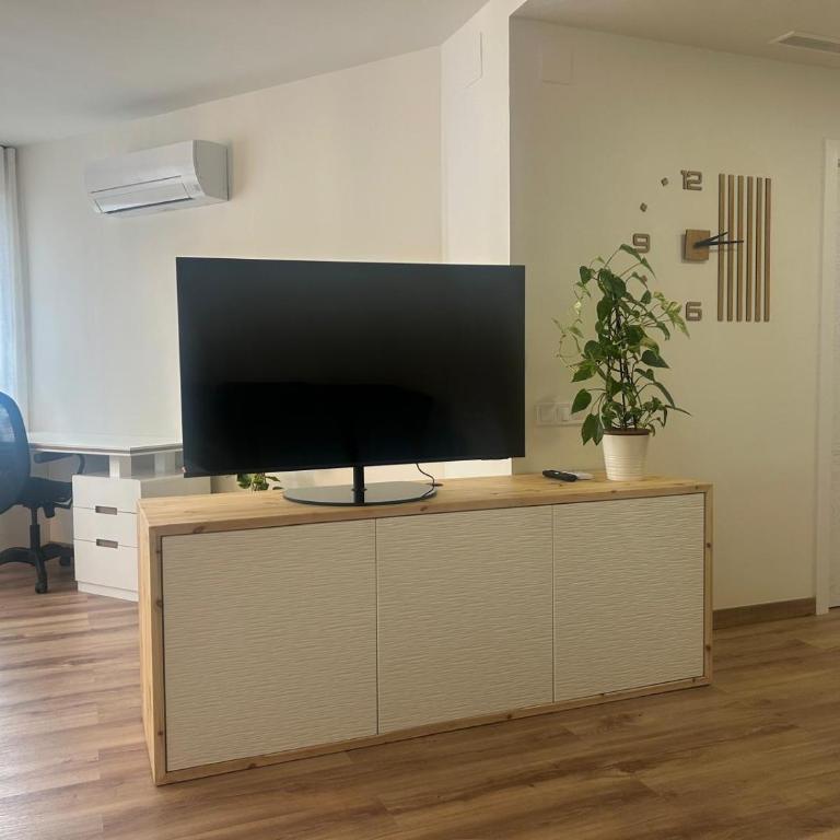 Villa Montjuic Apartments - One-Bedroom Apartment - 3