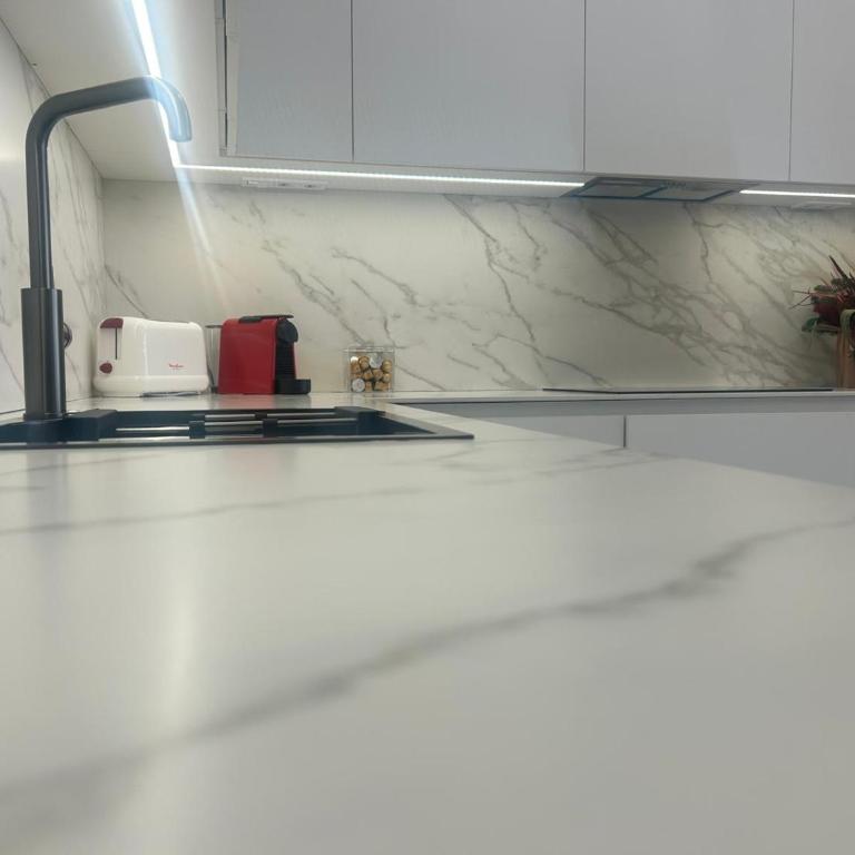 Villa Montjuic Apartments - One-Bedroom Apartment - 16