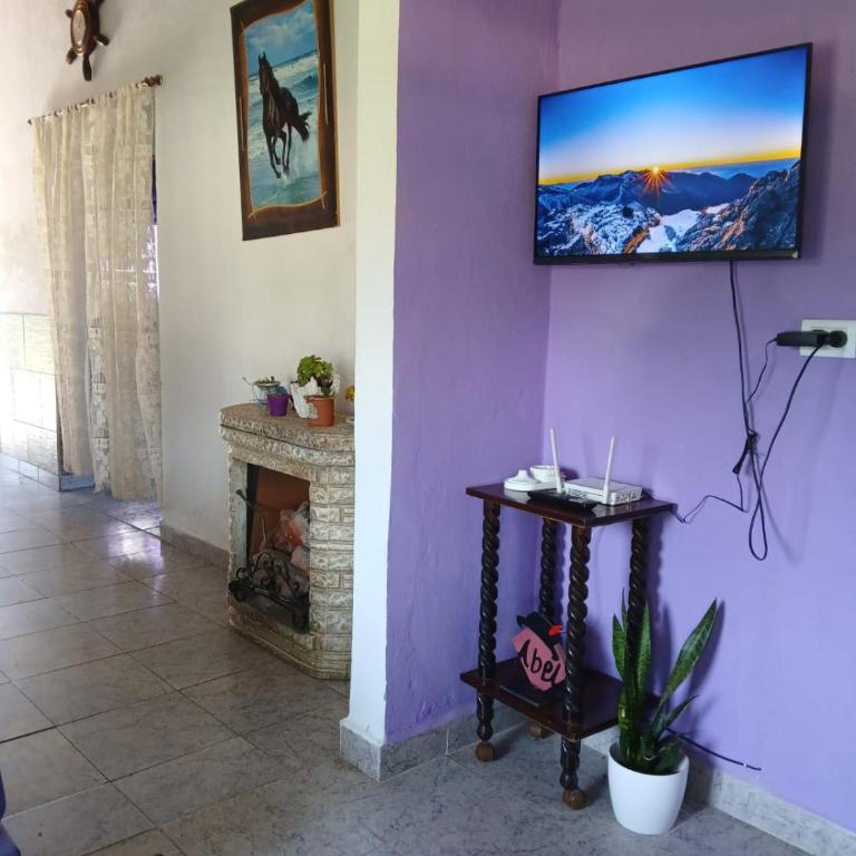 Casa con patio grande - Two-Bedroom House - 10