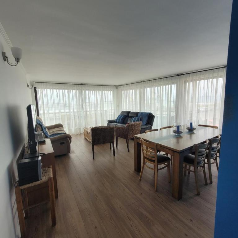 Frente la avenida del mar 8 personas - Apartment - 4