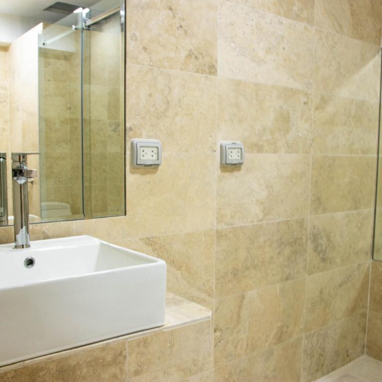 Hotel Boutique La Angostura II - Habitación Doble Estándar con 2 camas dobles - 3