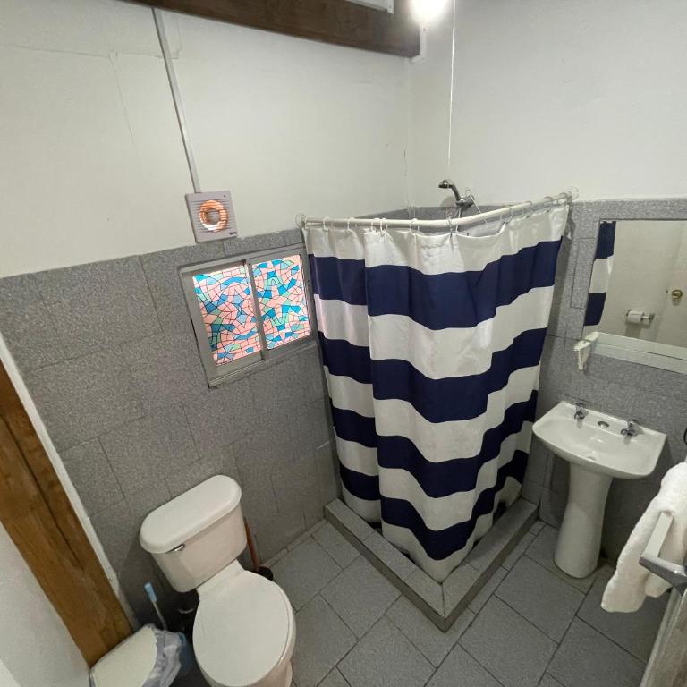 Hostal Mar De Bahía - Family Room with Private Bathroom - 4