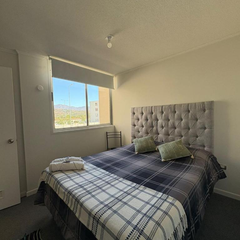 Departamento equipado 201 Ovalle - Three-Bedroom Apartment - 1