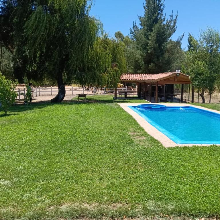 Arriendo casona en el campo, piscina, Quincho y Río Huaqui - Four-Bedroom House - 1
