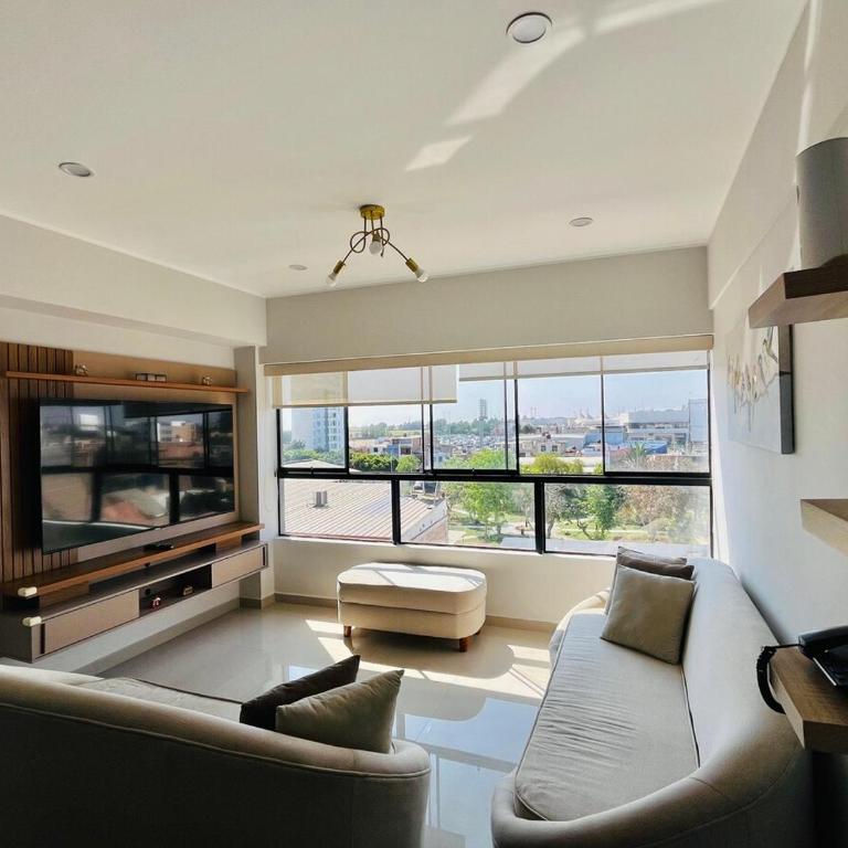 Alojamiento frente al centro comercial Mall Plaza Trujillo - Apartamento de 1 dormitorio - 8