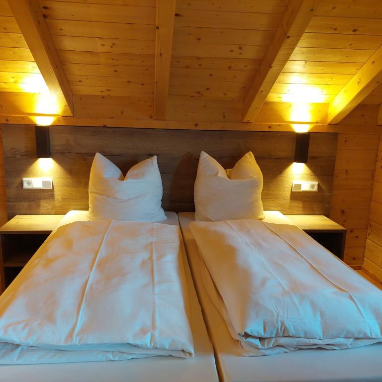 Haus Karin - Four-Bedroom House - 13