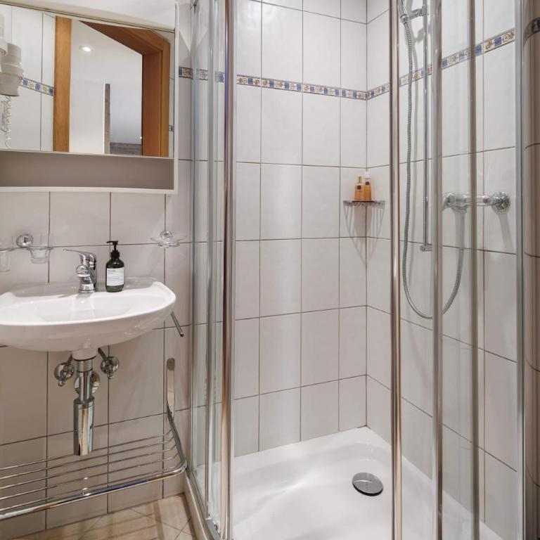 Cornelia 1 Ski-In-Out Stunning Views & Sleeps 8 - Apartment - 28
