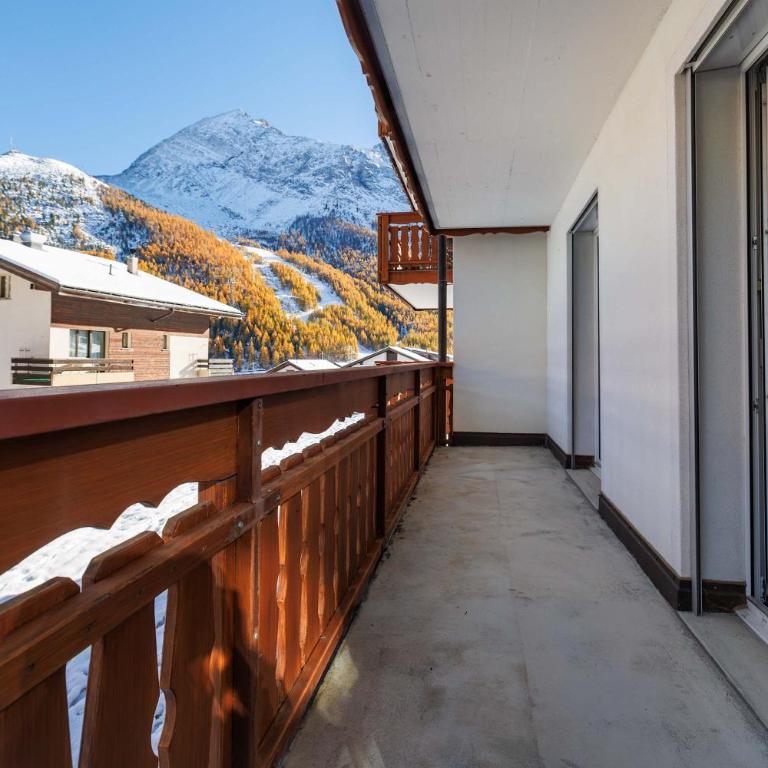 Cornelia 1 Ski-In-Out Stunning Views & Sleeps 8 - Apartment - 34