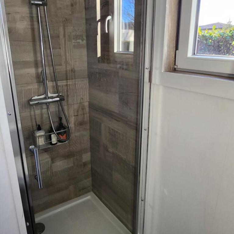 Chalet avec bain nordique et piscine Chambre d'hôtes La Siesta - Chambre Double - Vue sur Piscine - 10