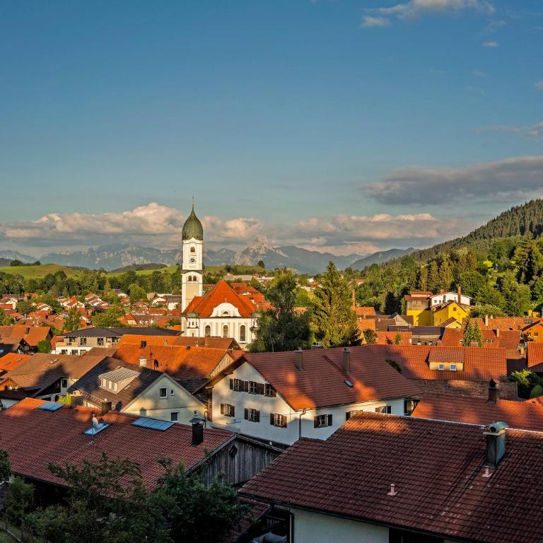FeWo Aloisius im Allgäu - Über den Dächern von Nesselwang, Sonniger Balkon, Bergblick, Königscard inklusive - Apartment - 35