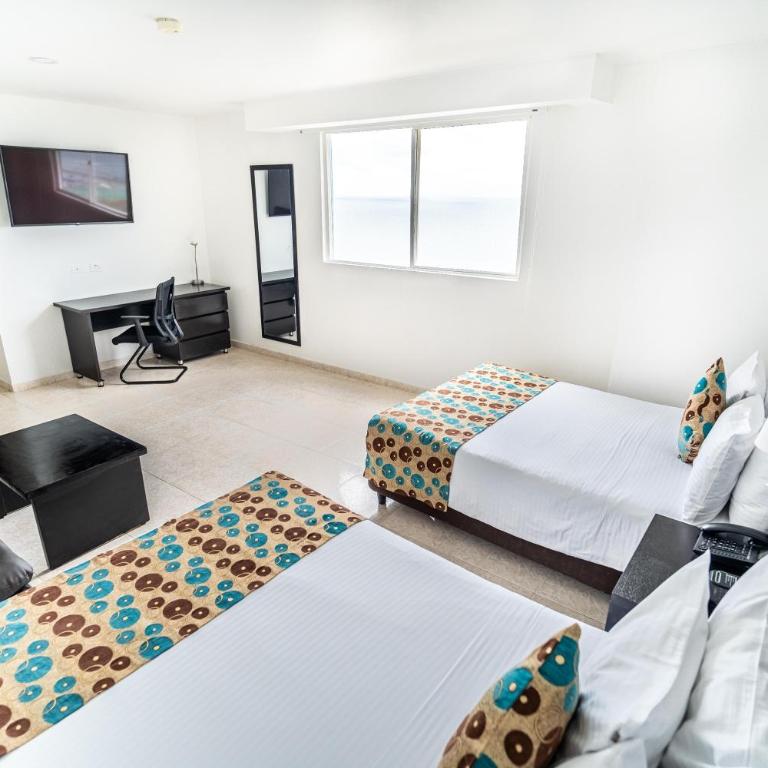 Hotel Cartagena Plaza - Superior Twin Room with Sea View - 3