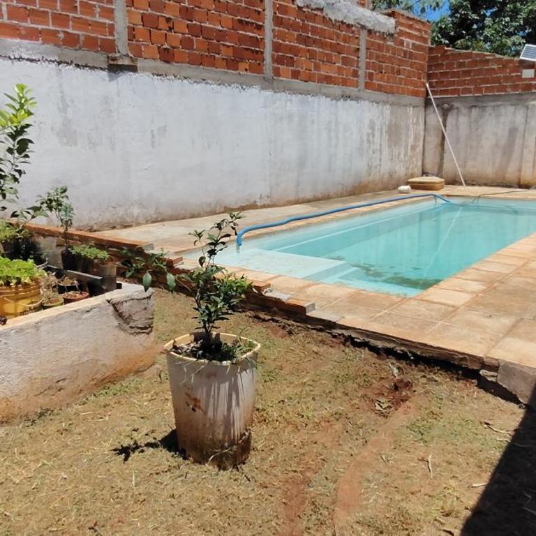 Amplio departamento amoblado 4 a 6 personas con cochera piscina Internet satelital, seguridad, zona comercial las 24hs a 2 cuadras de la Shell barrio las leñas - Apartamento de 1 dormitorio - 11
