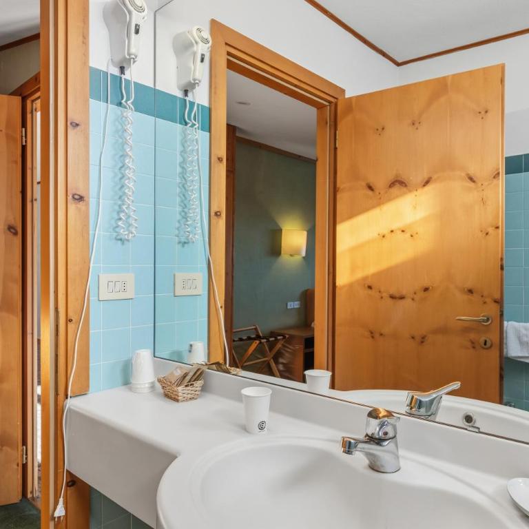 Eurotel Cermis - Camera Matrimoniale con Bagno Privato - 5