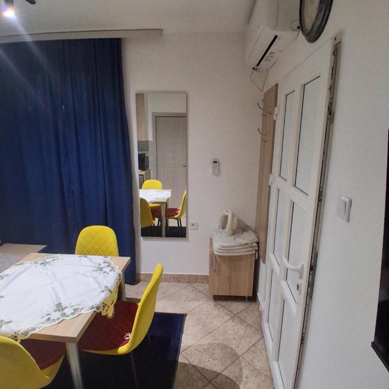apartman19 - One-Bedroom Apartment - 2
