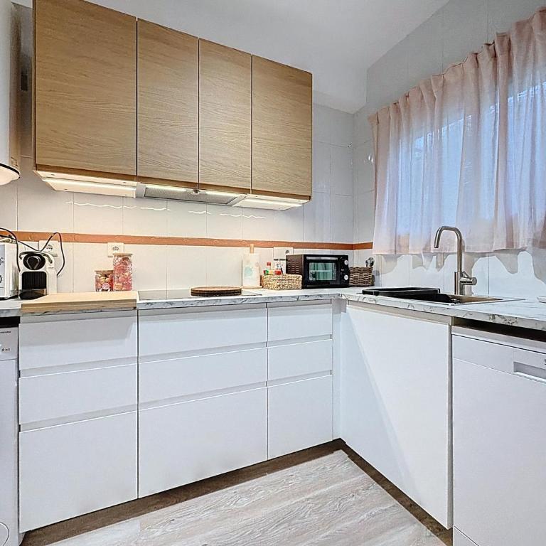 La Bella Lola Estartit Rental - Three-Bedroom House - 15