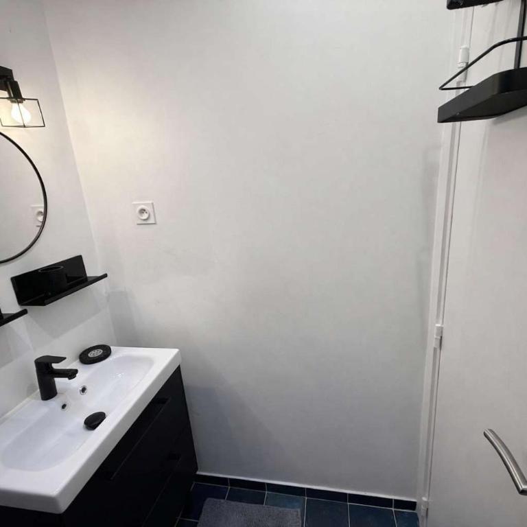Paris 3eme Studio Renove Emplacement Ideal - 2P - Studio - 5