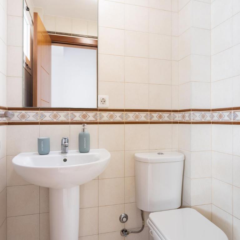 Beautiful two-storey house with terrace and patio in an exclusive area - Haus mit 2 Schlafzimmern - 19