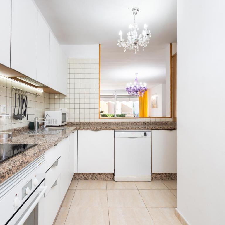 Beautiful two-storey house with terrace and patio in an exclusive area - Haus mit 2 Schlafzimmern - 4