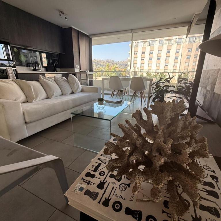 Skyline Urban Retreat in Providencia - Apartment with Mountain View - 1