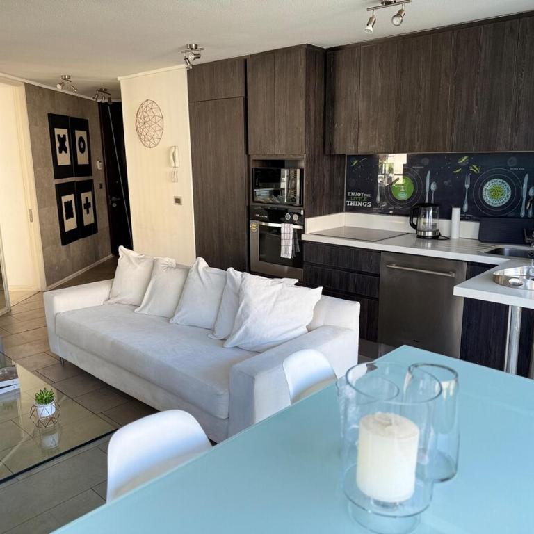 Skyline Urban Retreat in Providencia - Apartment with Mountain View - 7