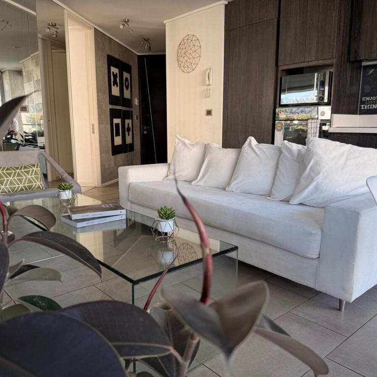 Skyline Urban Retreat in Providencia - Apartment with Mountain View - 18