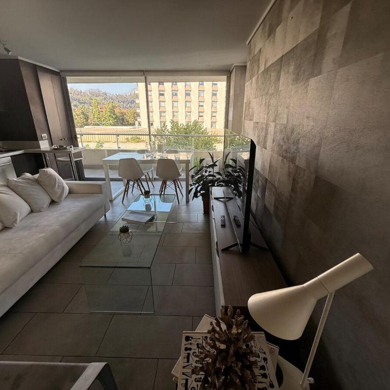 Skyline Urban Retreat in Providencia - Apartment with Mountain View - 19