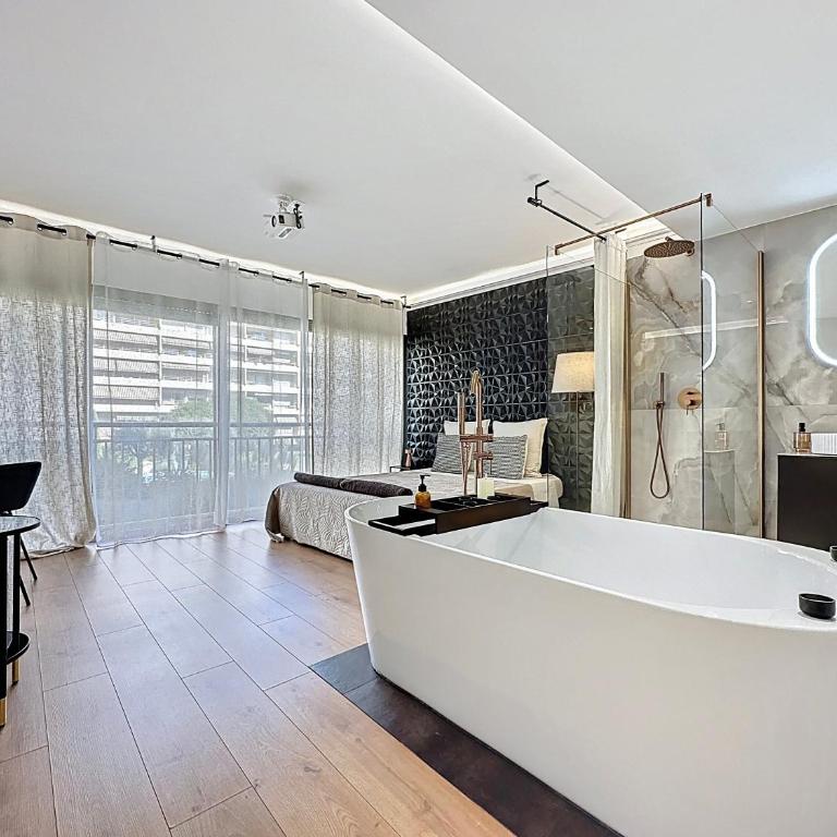 StudioLuxCannes - Suite premium avec baignoire à Cannes, plage à 2 min et Palais des Festivals - Appartement 1 Chambre - 15