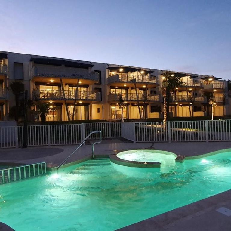 Appartement neuf en bord de mer pour 6 pers, balcon, piscine, jacuzzi, parking, animaux admis - FR-1-194-233 - Appartement - 3