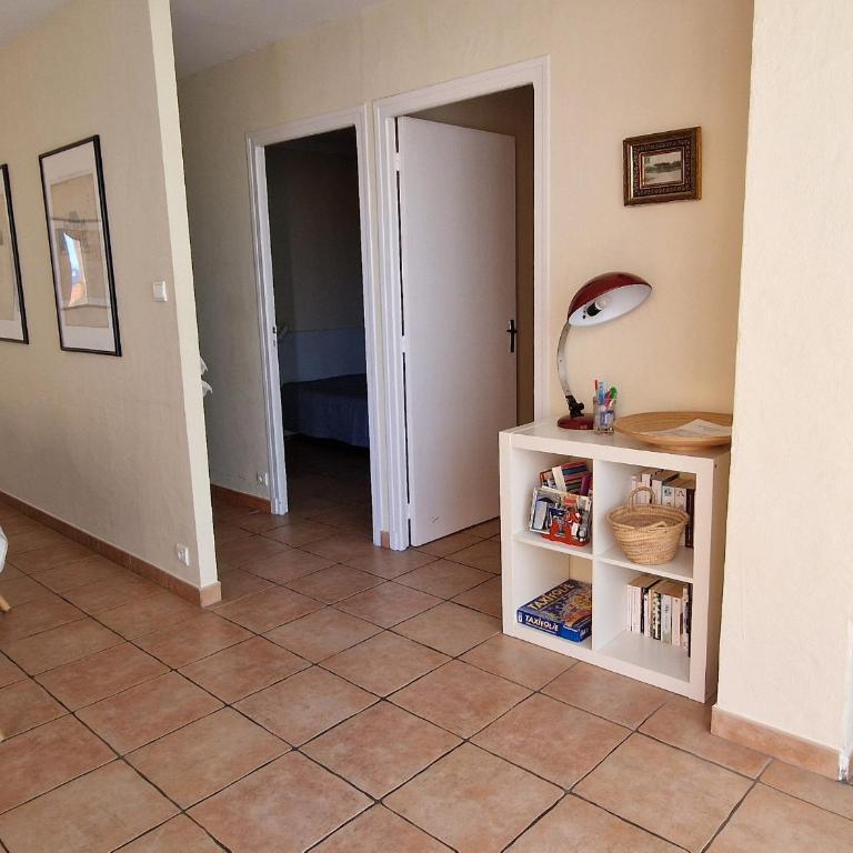 F3 en centre-ville de Banyuls avec terrasse - FR-1-309-58 - Two-Bedroom Apartment - 12